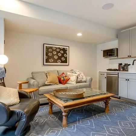 Brand New Two Room Apartment Building On A Park 덴버 외부 사진